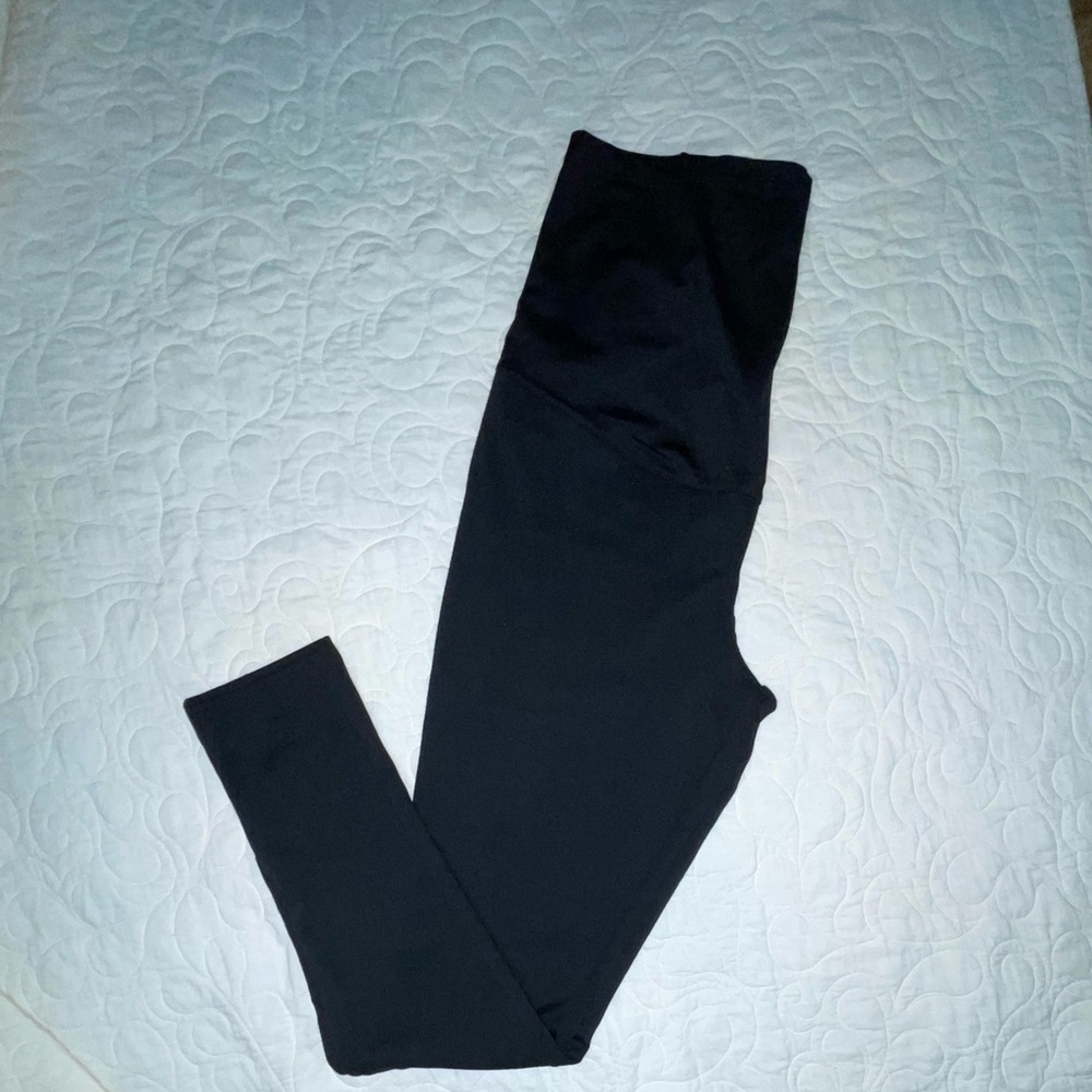 NWOT M Black High-Waisted Maternity Leggings